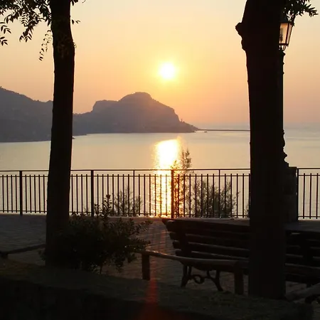 Vista Mare Sulla Rocca Di * Cefalù